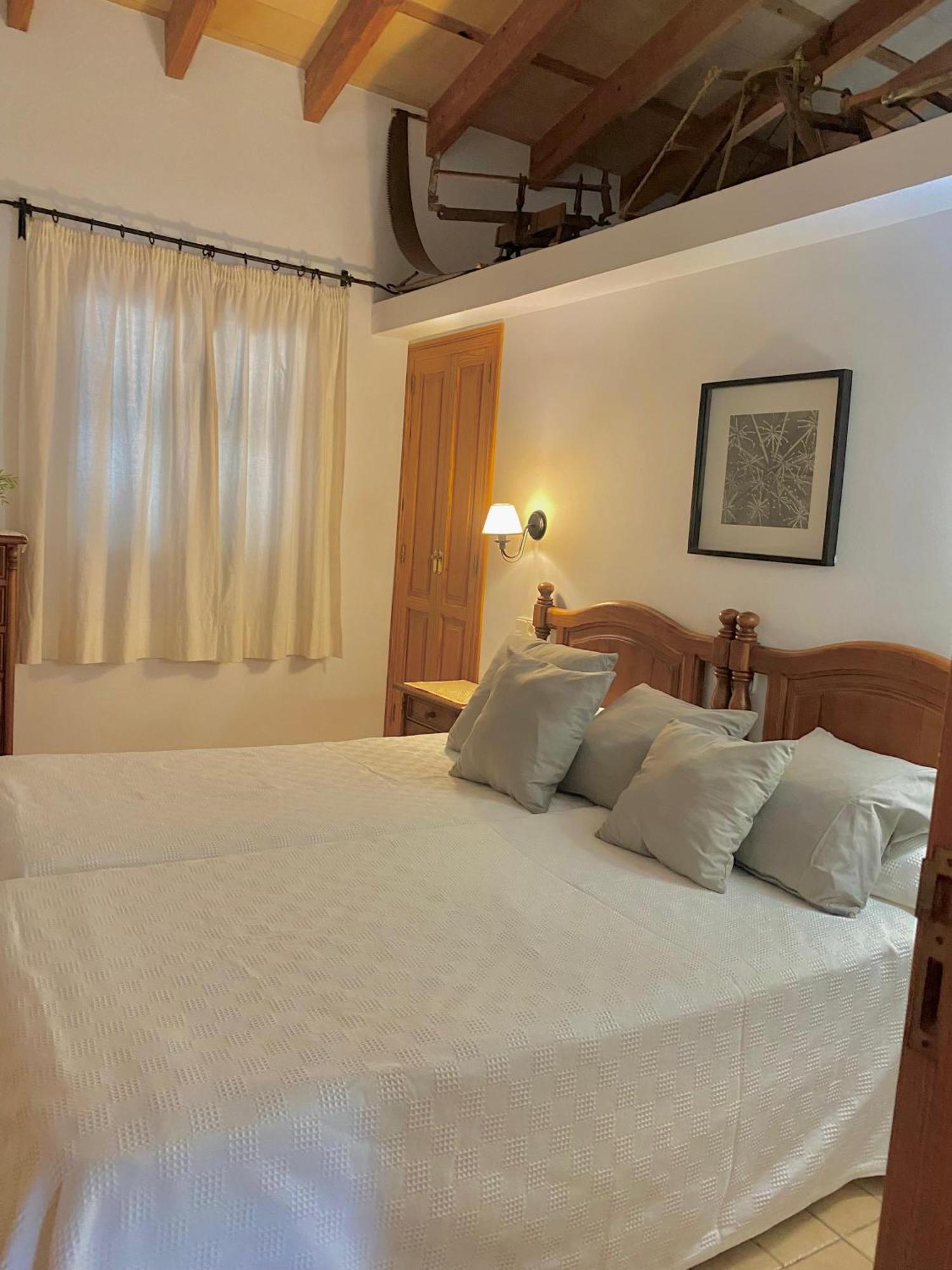 Puerto De Pollensa Villas And Apartments, With Private Mountain Ideal For Runners, Trailers,Near Puerto Pollensa Beach Approximately 5 Minutes Walking, Unique Experience In A Ullal Old Typical Mallorca House With Private Mountain And Near To The Beac 外观 照片